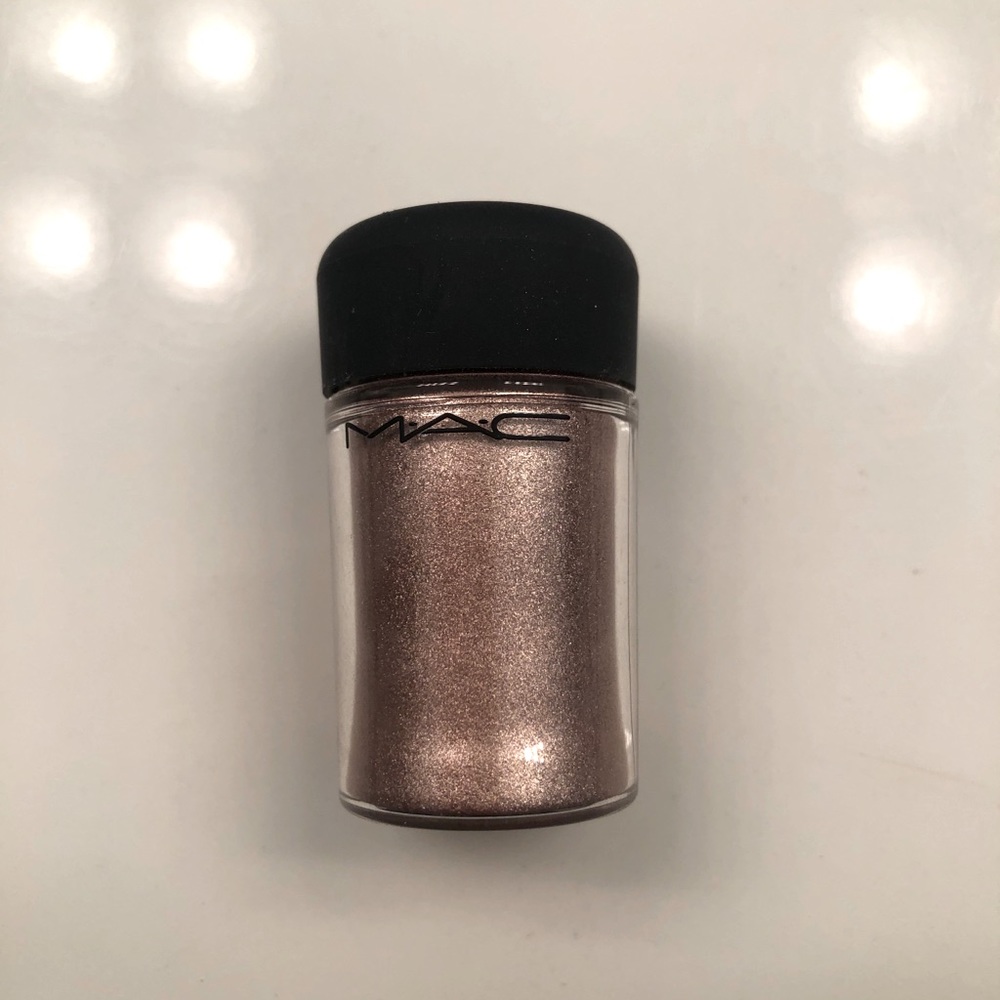 MAC Cosmetics Pigment in Tan
